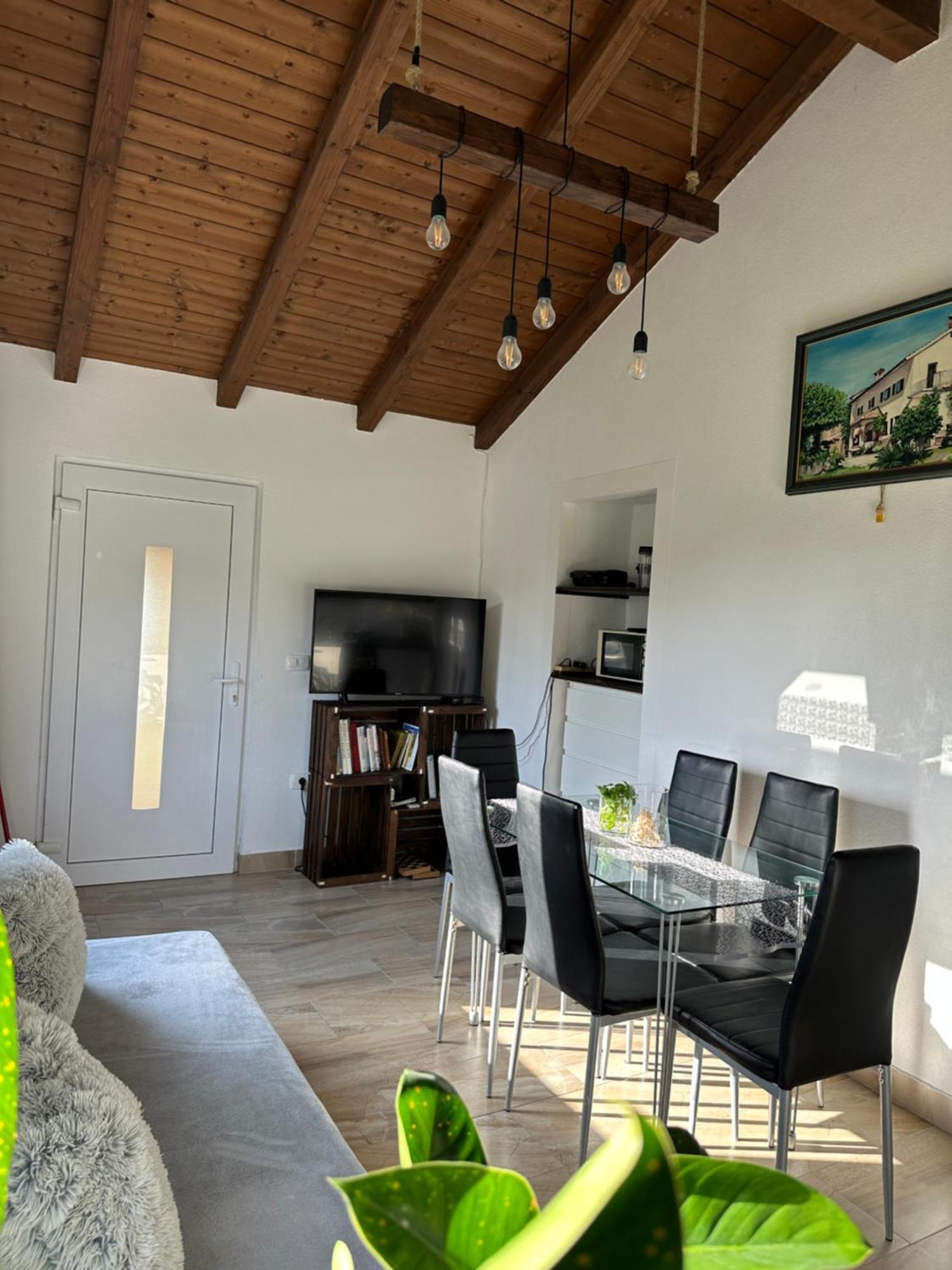 Quiet Countryside Apartments Near The City And The Sea Koper Exterior photo
